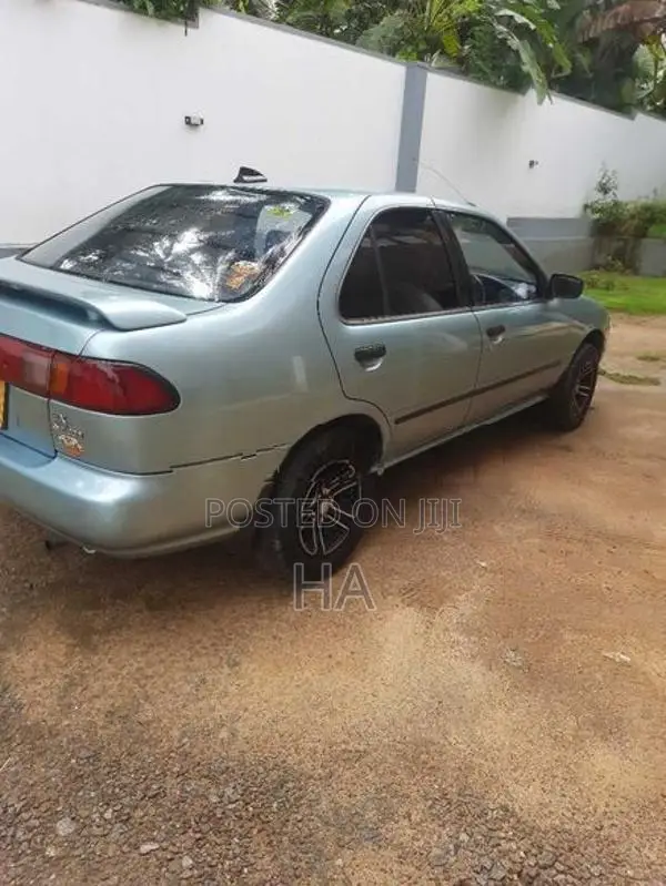 Nissan Sunny FB14 1995