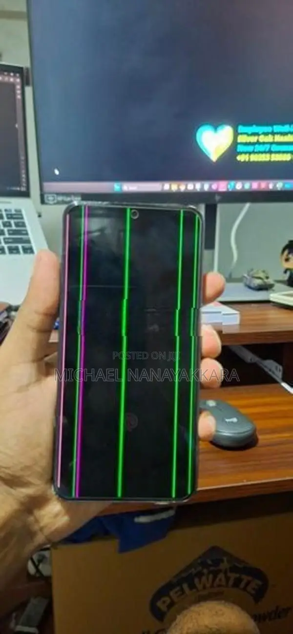 Samsung Galaxy S22 (Used)