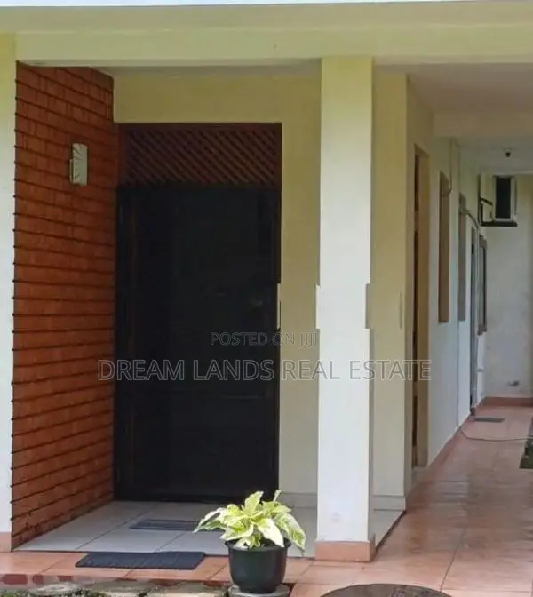 Ground floor for rent in Batharamula