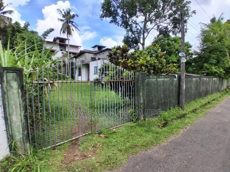 Super House For Sale Land Value Only Piliyandala