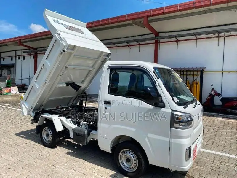 Daihatsu Hijet 2023