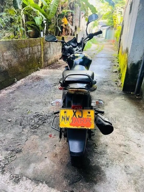 Bajaj Discover 2012