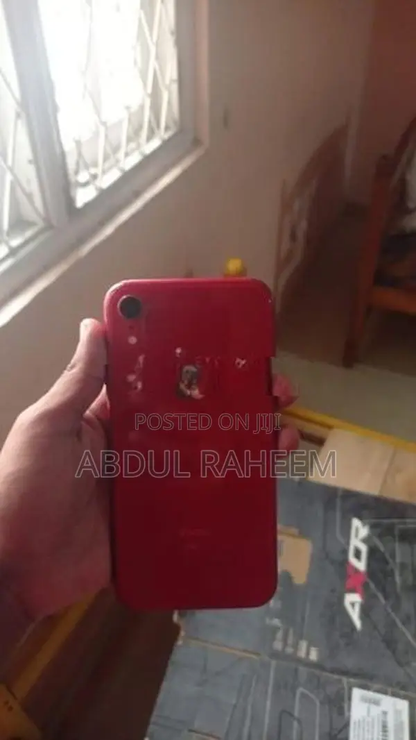 Apple iPhone SE (Used)
