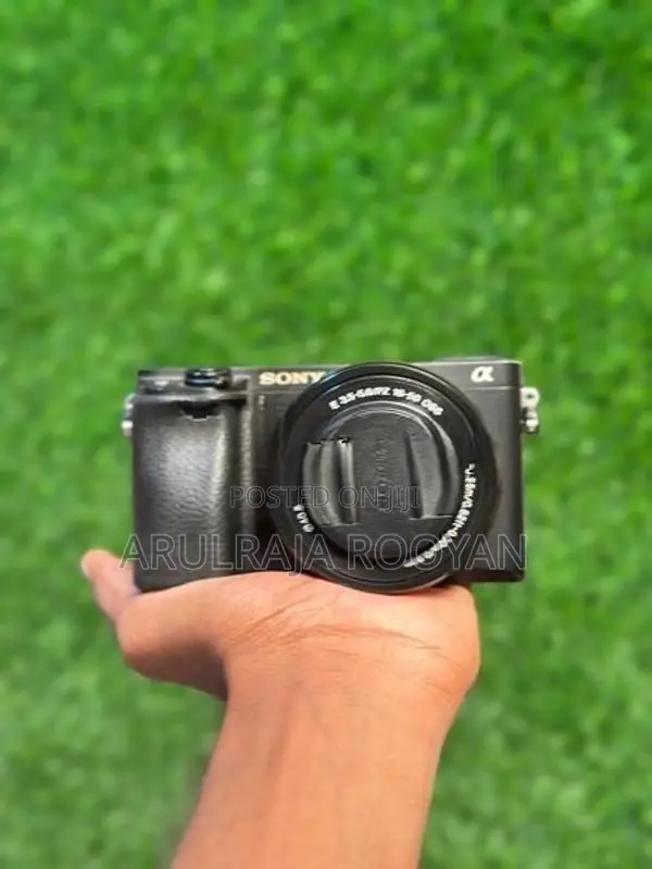 Sony A6400 Camera with 16-50mm Lens Full Box