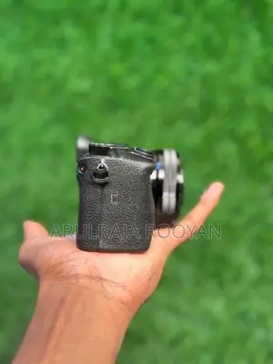 Sony A6400 Camera with 16-50mm Lens Full Box