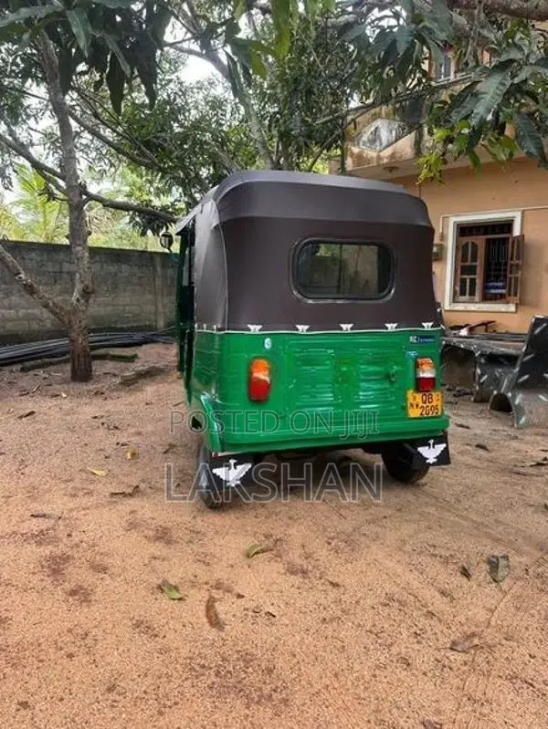 Bajaj RE 2006