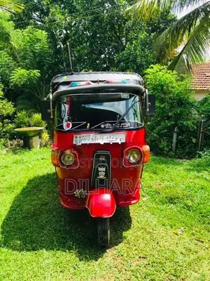 Bajaj RE 2011