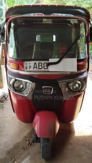 Bajaj RE 2015
