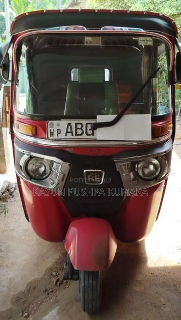 Bajaj RE 2015