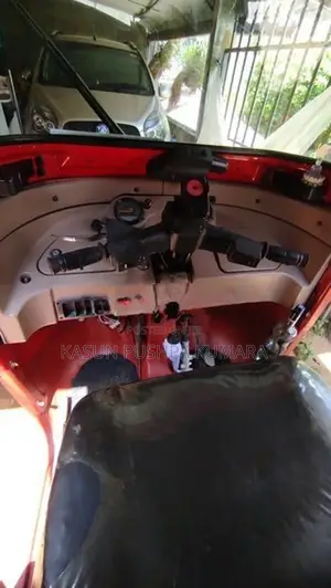 Bajaj RE 2015
