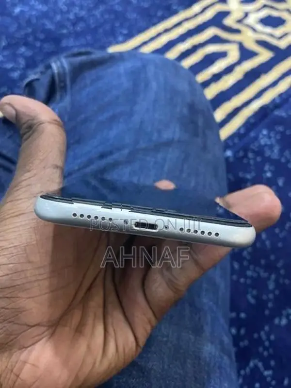 Apple iPhone 11 (Used)