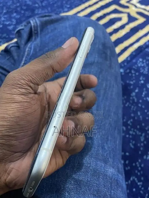 Apple iPhone 11 (Used)