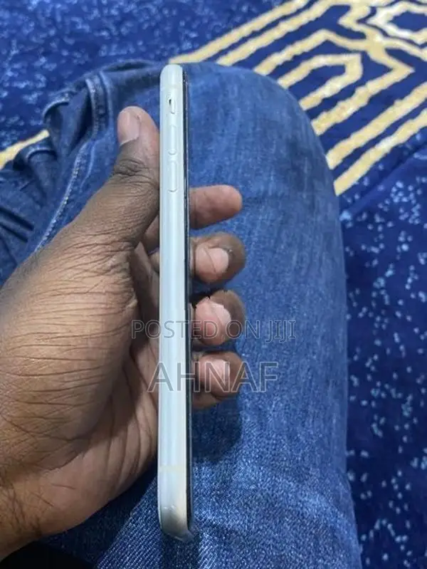 Apple iPhone 11 (Used)