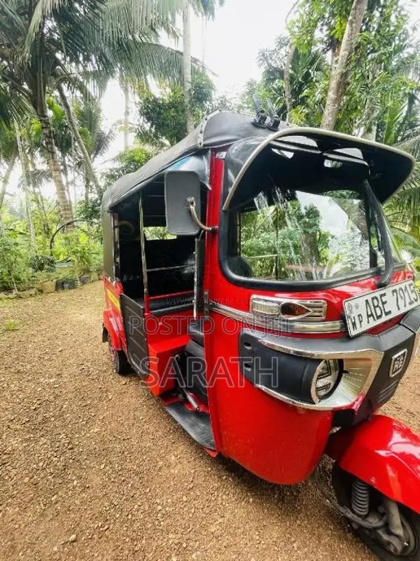 Bajaj RE 205 2015 Three Wheel (Used)