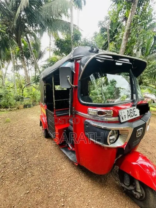 Bajaj RE 205 2015 Three Wheel (Used)