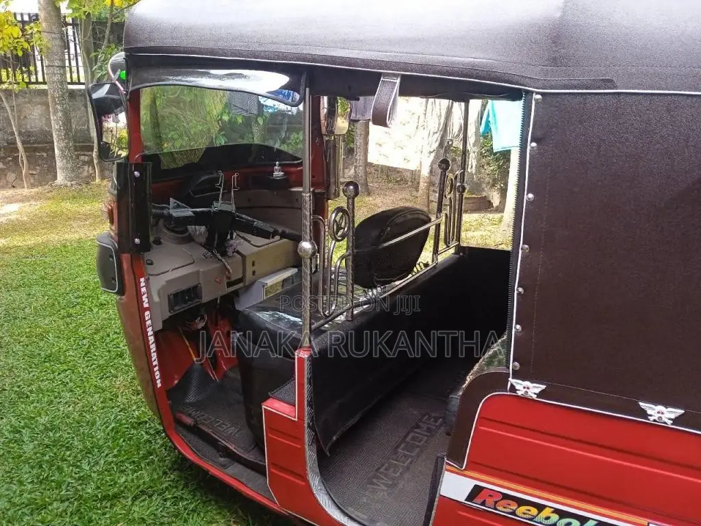 Bajaj 4 stroke 2016 Three Wheel (Used)
