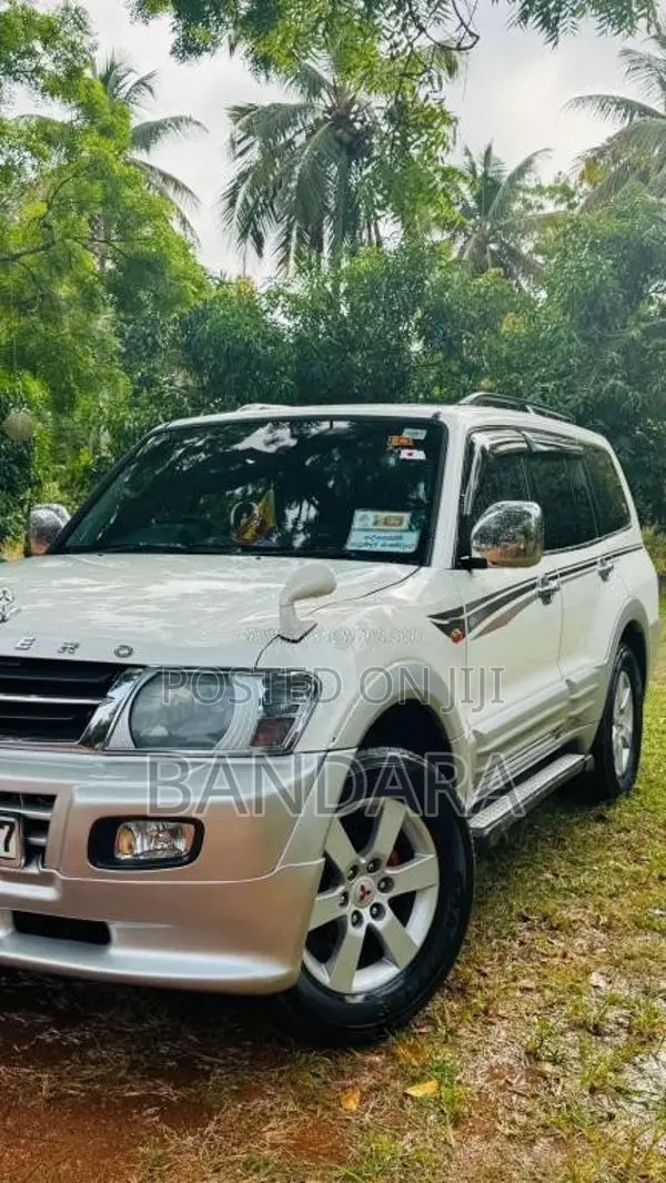 Mitsubishi Montero 2004 SUV (Used)