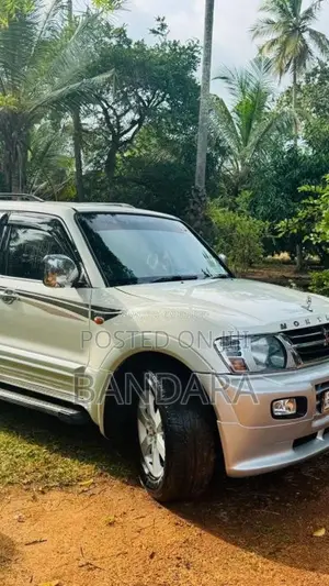 Mitsubishi Montero 2004 SUV (Used)