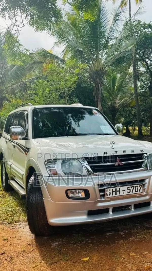 Mitsubishi Montero 2004 SUV (Used)