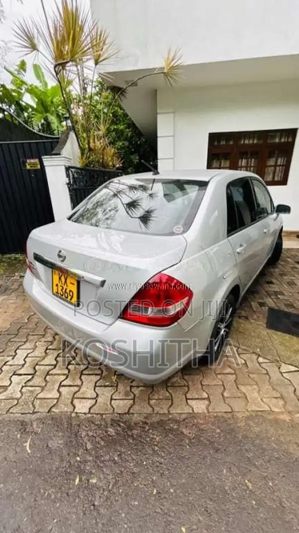 Nissan Tiida Latio 2010 Car (Used)