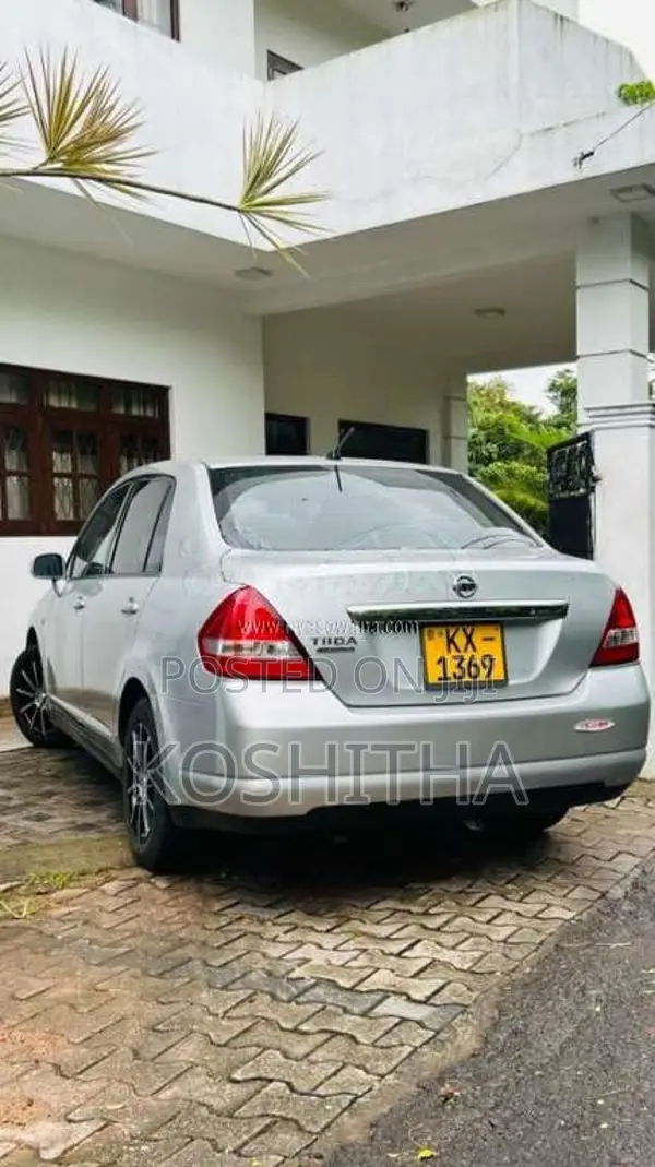 Nissan Tiida Latio 2010 Car (Used)