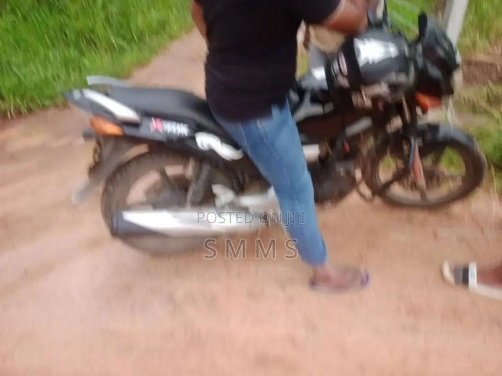 Acura Cbz 2006 Motorbike (Used)