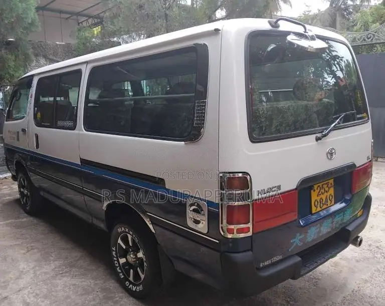 Toyota GL 113 1994 Van (Used)