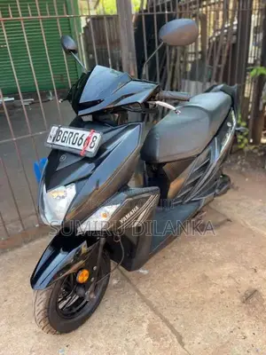 Yamaha ZR 2018 Motorbike (Used)