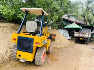 Komatsu WA30-3 2000 Heavy-Duty (Used)