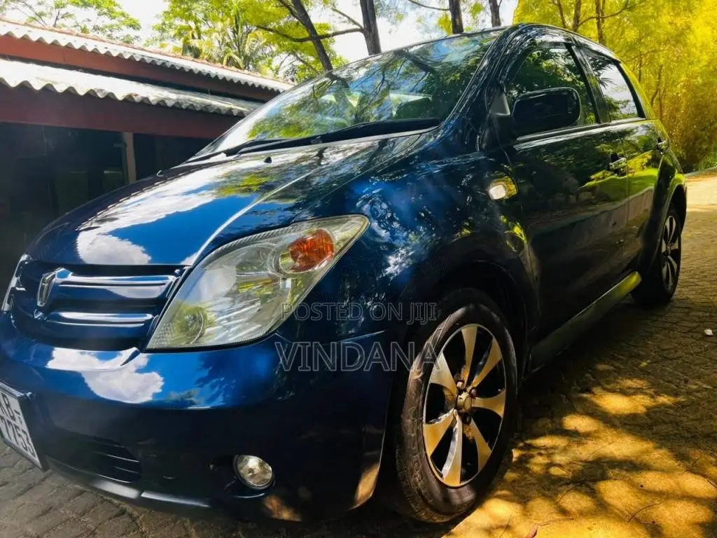 Toyota IST 2003 Car (Used)