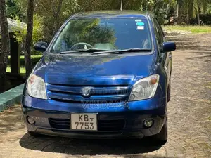 Toyota IST 2003 Car (Used)