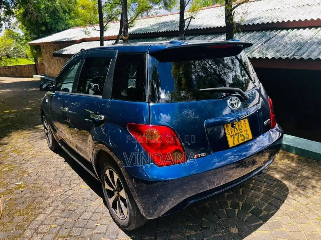 Toyota IST 2003 Car (Used)