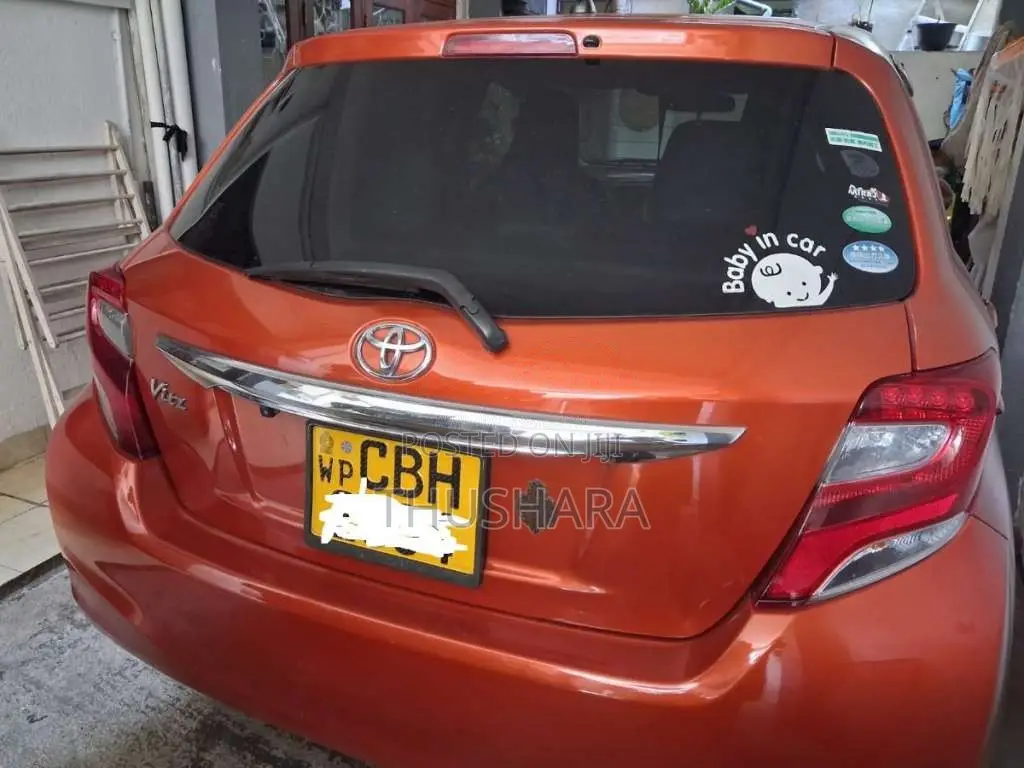 Toyota Vitz 2016 Car (Used)