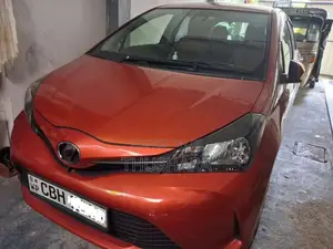 Toyota Vitz 2016 Car (Used)