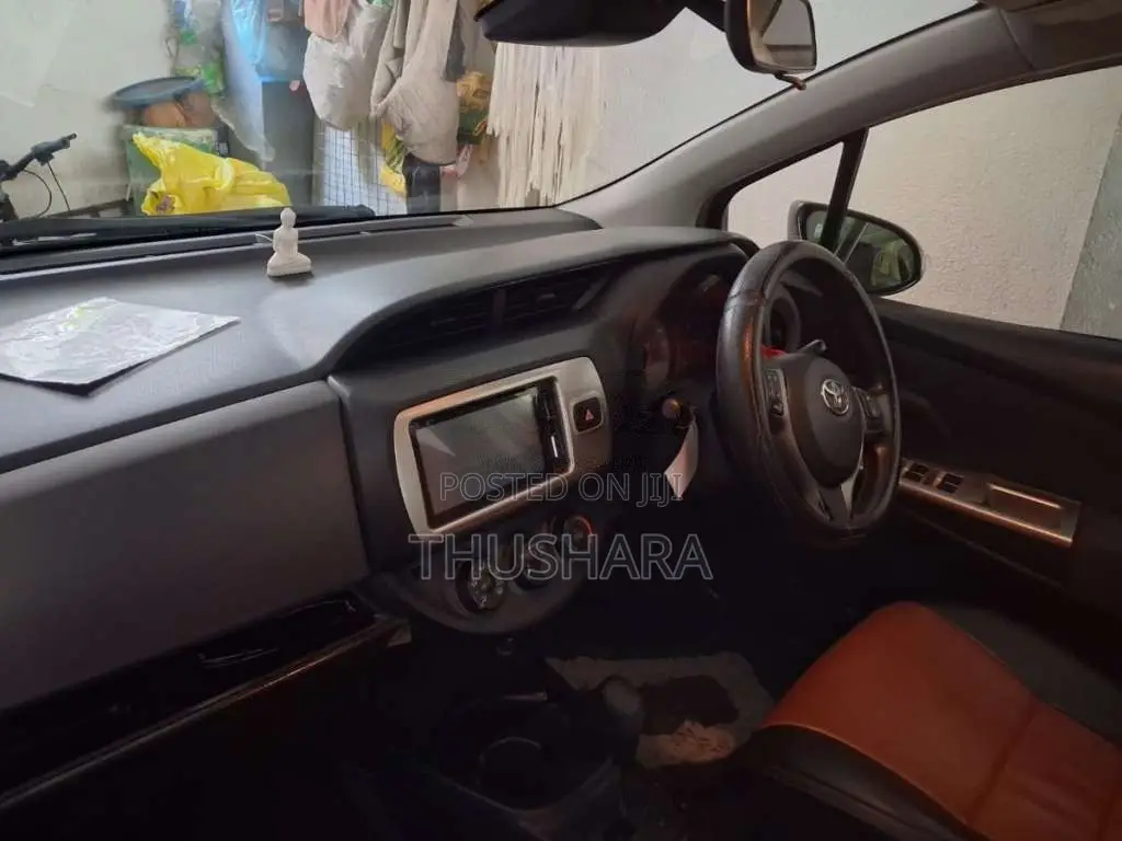 Toyota Vitz 2016 Car (Used)