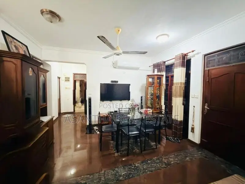 03 Storey House with 6.5 P for Sale in Temple Road 150 m To Maharagama