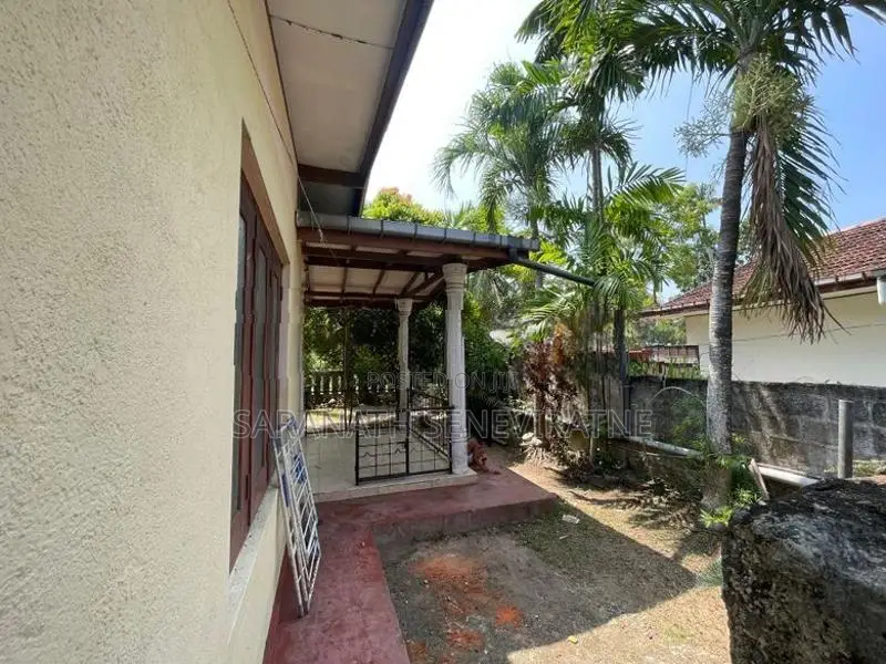 Land with House for Sale – Kapuwatta Ja-Ela - Almost Perch Value 14 la