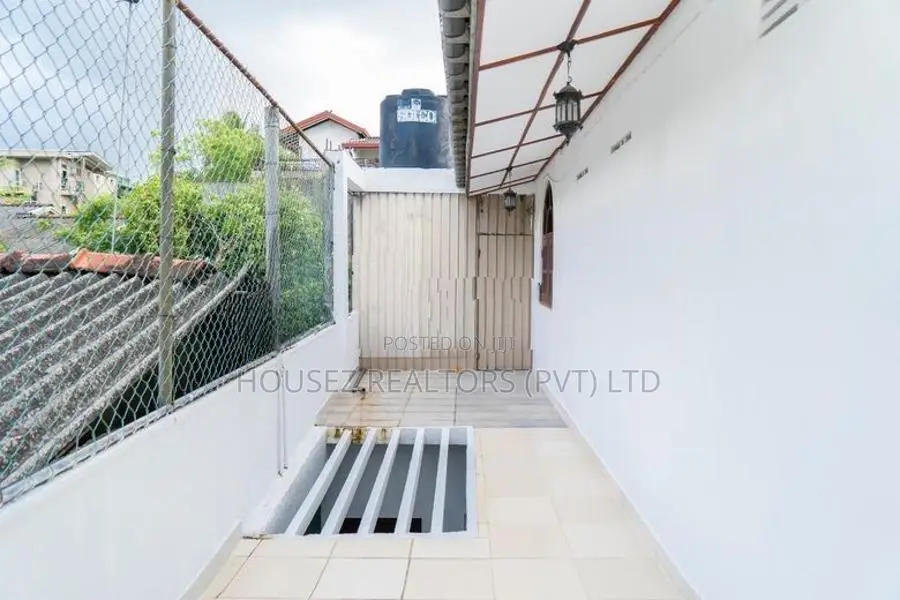 2 Storey Luxury House For Sale In Navinna, Maharagama