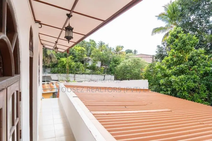 2 Storey Luxury House For Sale In Navinna, Maharagama