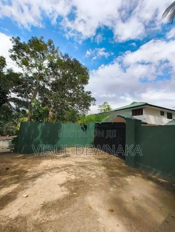5-Bedroom Two-Storey House For Rent in Galle