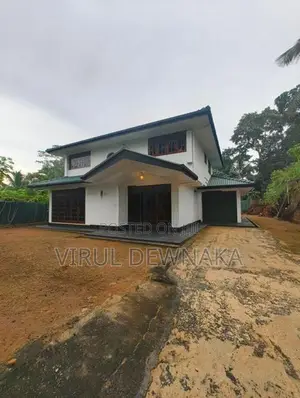 5-Bedroom Two-Storey House For Rent in Galle