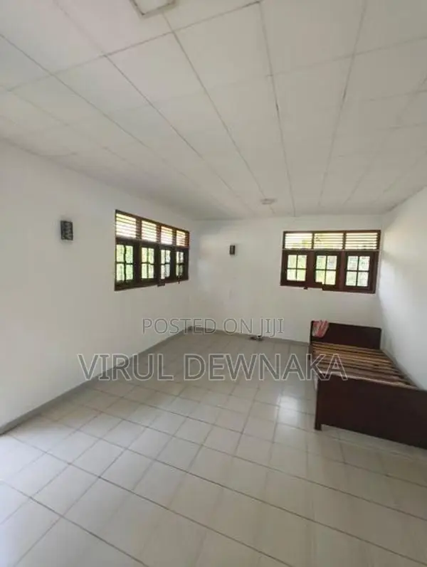 5-Bedroom Two-Storey House For Rent in Galle