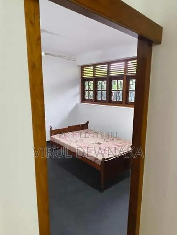 5-Bedroom Two-Storey House For Rent in Galle