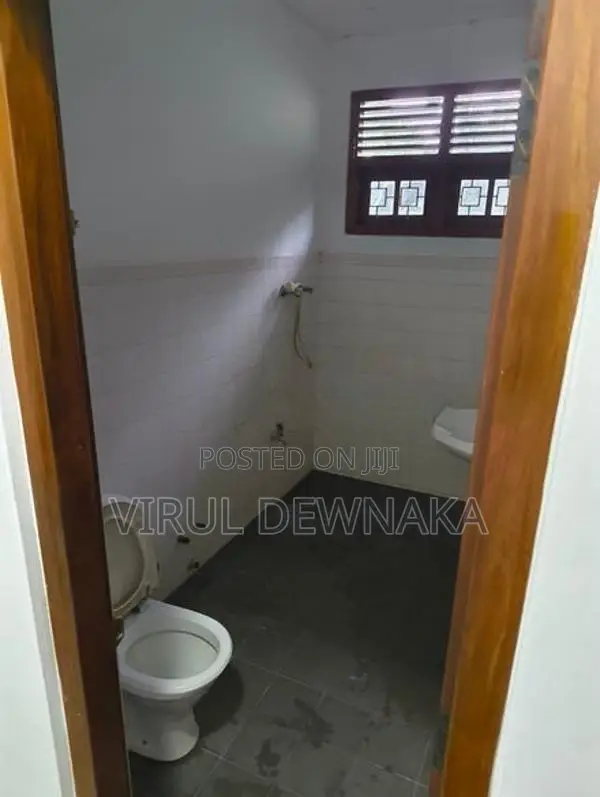 5-Bedroom Two-Storey House For Rent in Galle