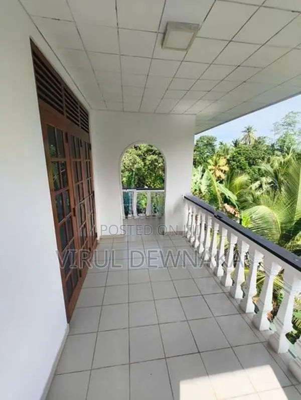 5-Bedroom Two-Storey House For Rent in Galle
