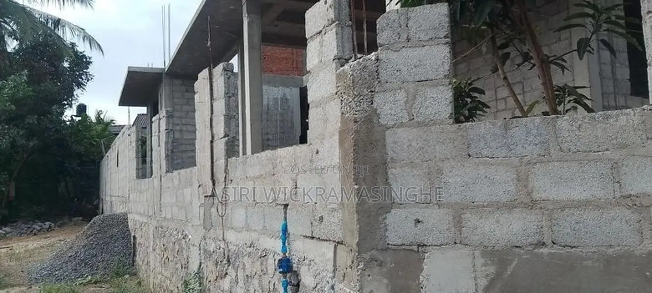 Kadawatha Land With Half Built House For Sale