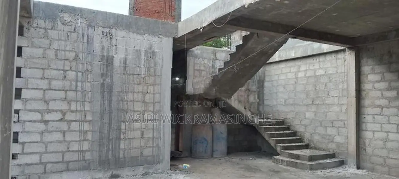 Kadawatha Land With Half Built House For Sale