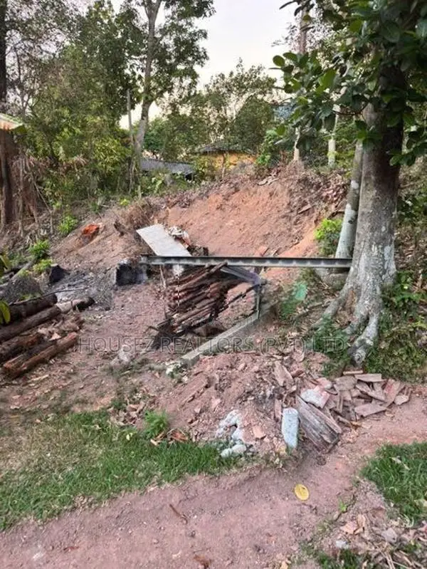 10 Perches Bare Land For Sale In Meethotamulla Kolonnawa