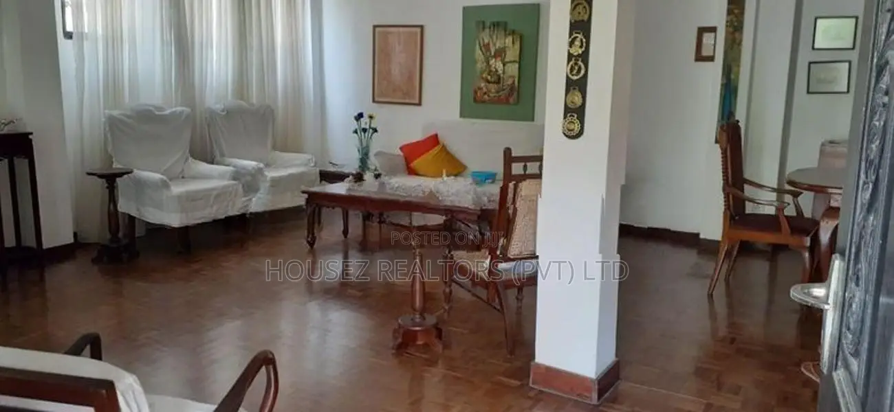 Two Houses On 9.87 Perches For Sale In Colombo 5
