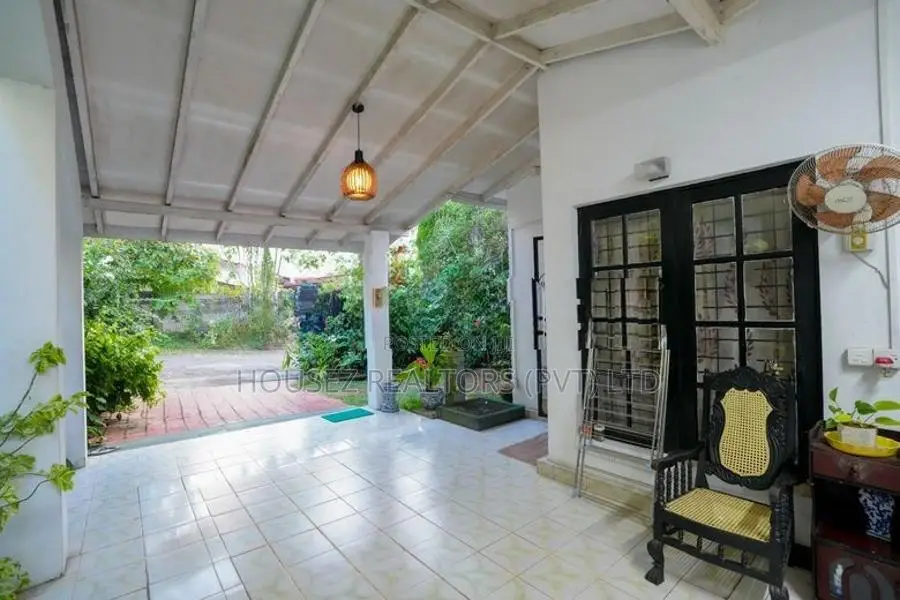 3-Bedroom House For Sale – 6.5 Perches, Athurugiriya